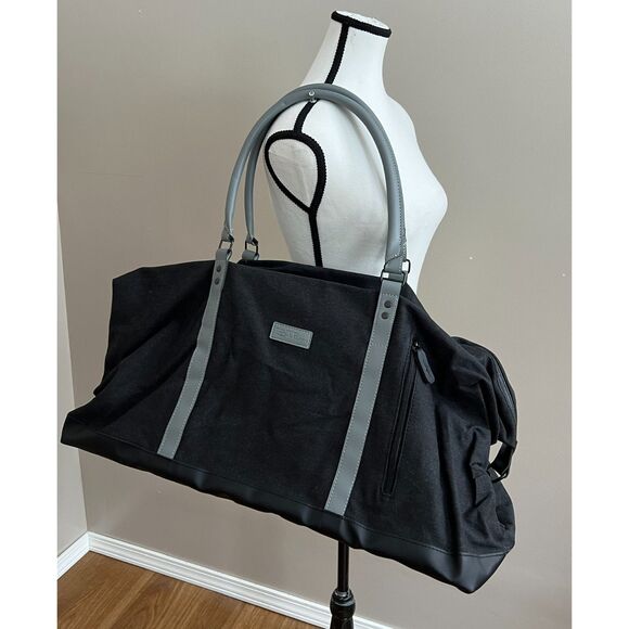 NWT Bella Russo black 24" weekender bag - Picture 1 of 11